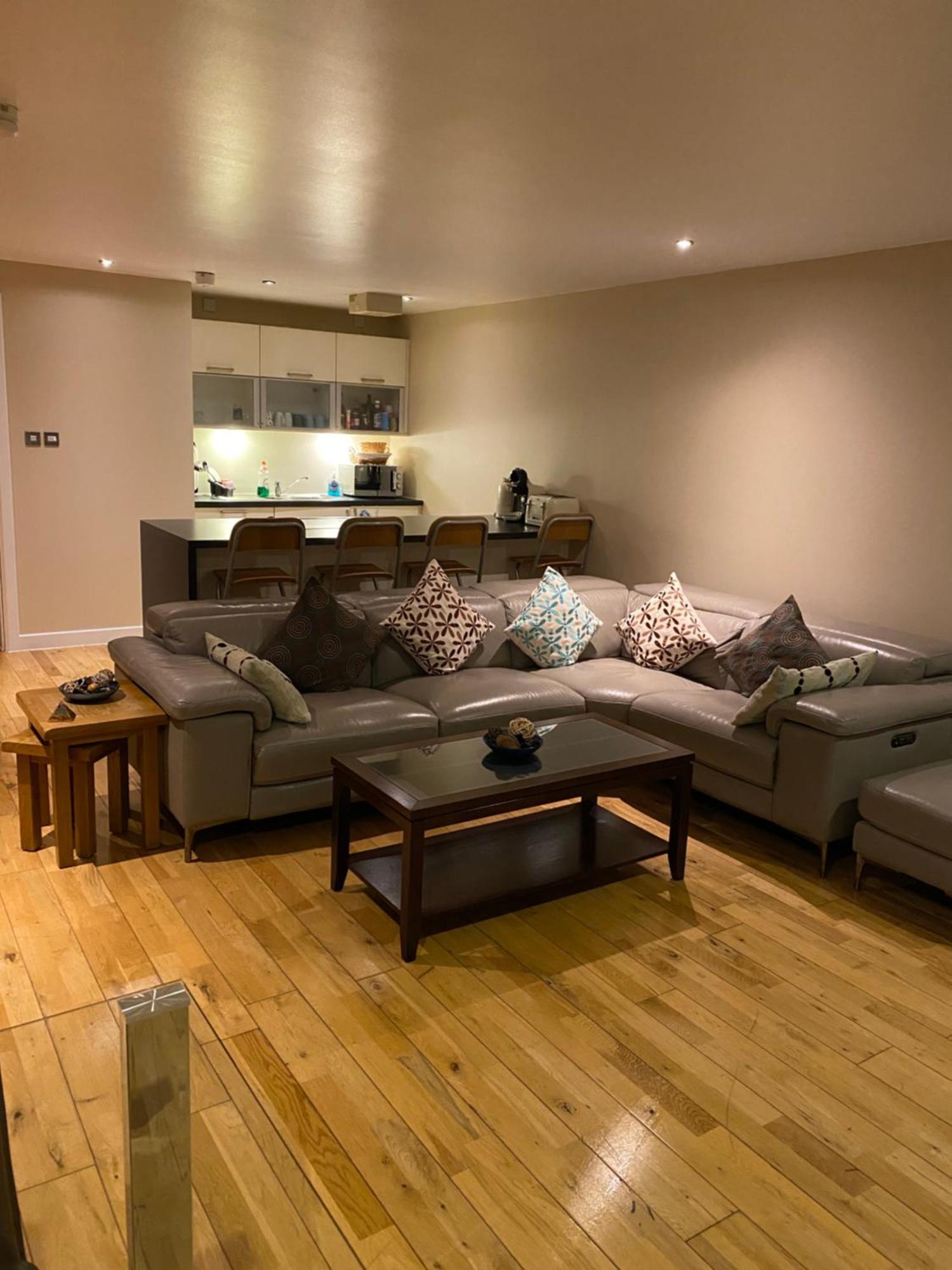 City Centre 2 Bedroom Apartment, Secure Parking. グラスゴー エクステリア 写真